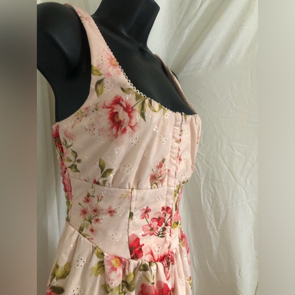 Jessica Simpson red roses eyelet lace fit & flare dress size medium brand new - Picture 3 of 17